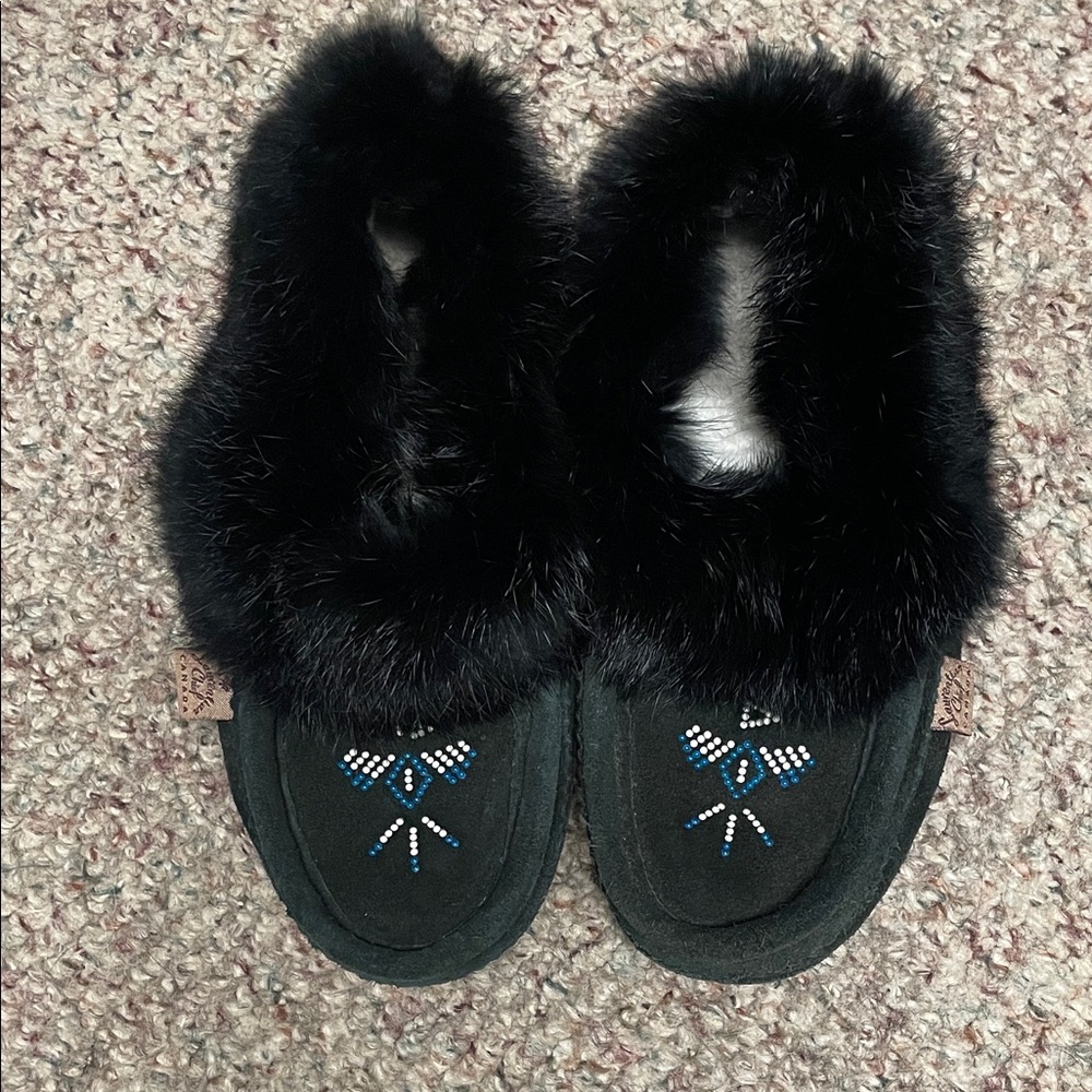 Laurentian chief Black suede real Fur Women's beaded toe Slippers